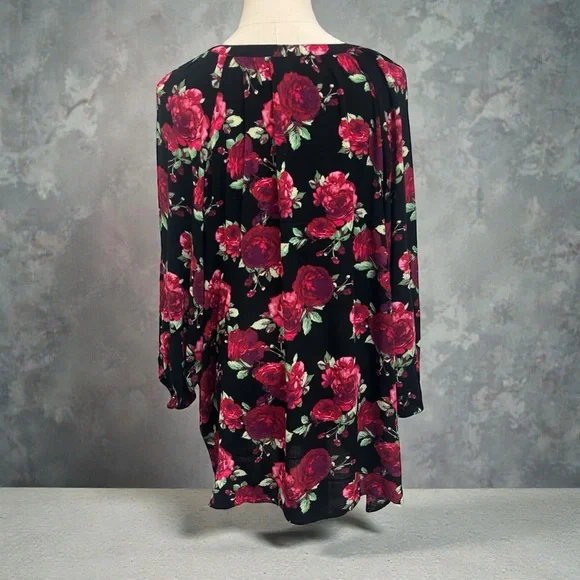 ** LIKE NEW** The Pioneer Woman Black and Red Floral Blouse - Picture 3 of 5